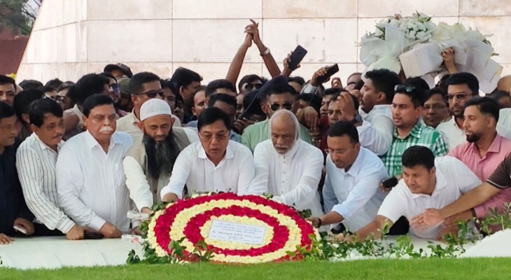 জিয়াউর রহমান ও খালেদা জিয়ার সমাধিতে নতুন মন্ত্রী-প্রতিমন্ত্রীদের শ্রদ্ধা  নিবেদন